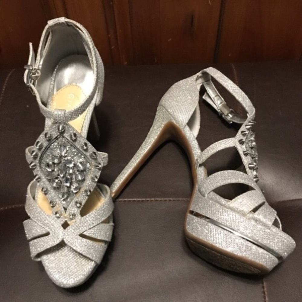Size 6, Gianni Bini heels